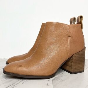 Vionic Lyssa Light Brown Leather Bootie 8